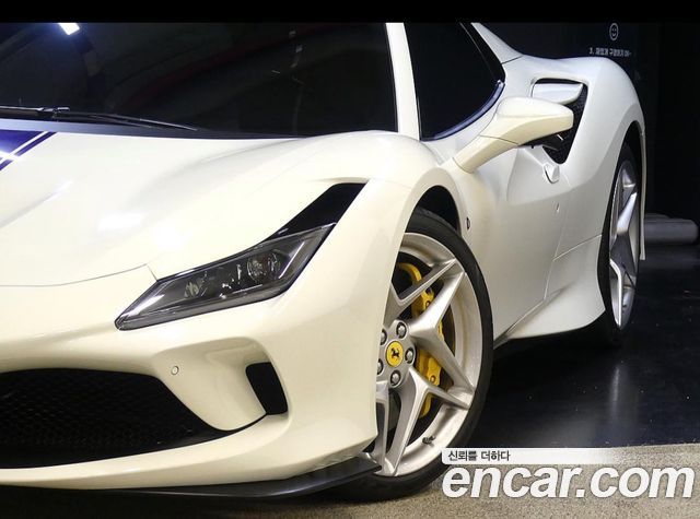 Ferrari F8 2022 — photo 4