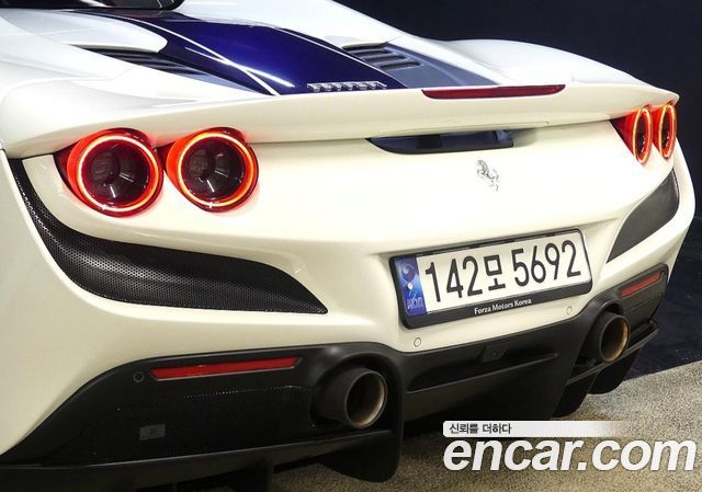 Ferrari F8 2022 — photo 5