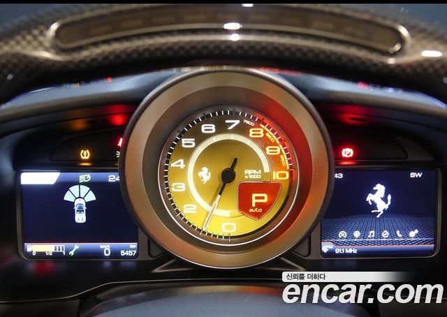 Ferrari F8 2022 — photo 10