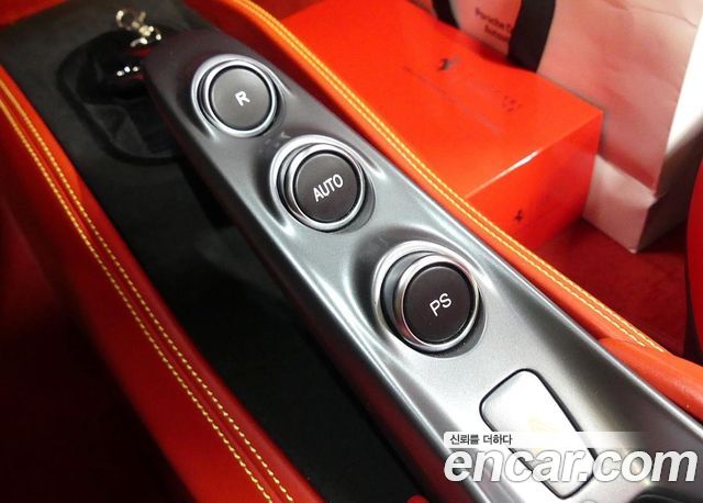 Ferrari F8 2022 — photo 11