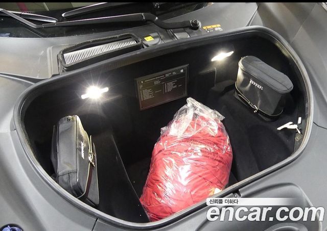 Ferrari F8 2022 — photo 14