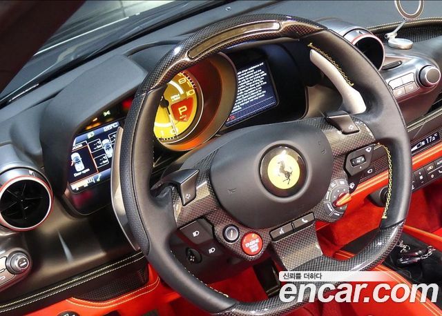 Ferrari F8 2022 — photo 17