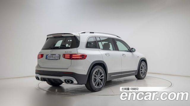 Mercedes-Benz GLB-Class 2026 — photo 2