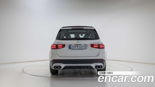 Mercedes-Benz GLB-Class 2026 — photo 4