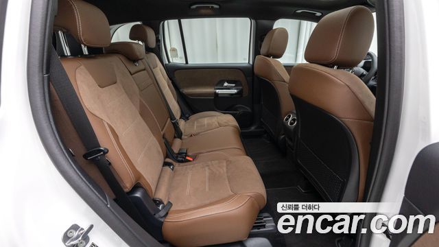 Mercedes-Benz GLB-Class 2026 — photo 10
