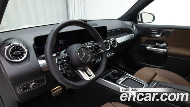 Mercedes-Benz GLB-Class 2026 — photo 13