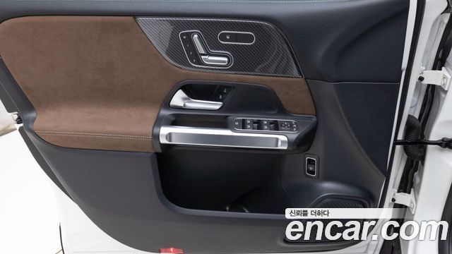 Mercedes-Benz GLB-Class 2026 — photo 15