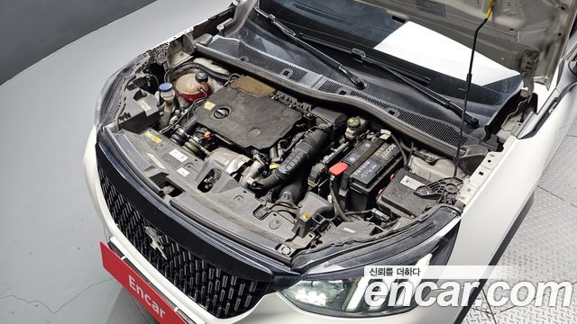 Peugeot 2008 2021 — photo 6