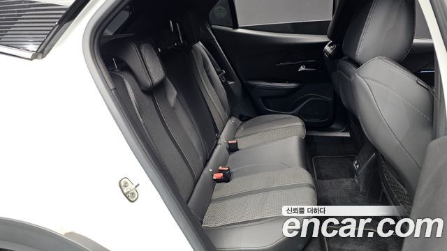 Peugeot 2008 2021 — photo 11
