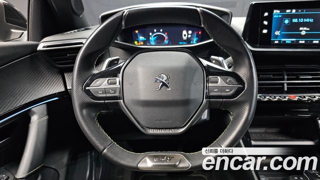 Peugeot 2008 2021 — photo 13