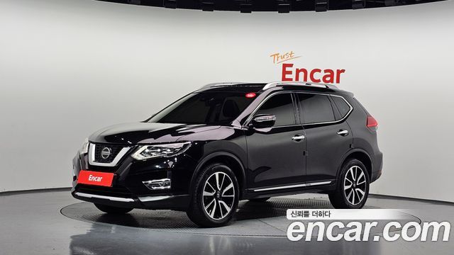 Nissan X-Trail 2018 — photo 1