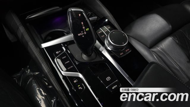 BMW 5-Series 2021 — photo 12