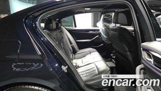 BMW 5-Series 2021 — photo 17