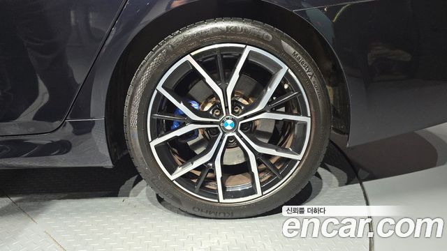BMW 5-Series 2021 — photo 7