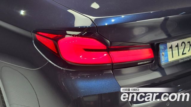 BMW 5-Series 2021 — photo 9