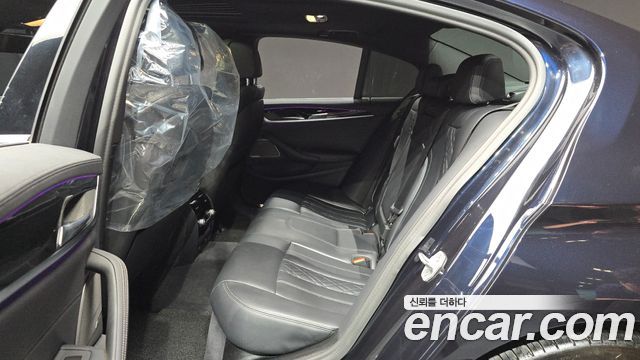 BMW 5-Series 2021 — photo 16