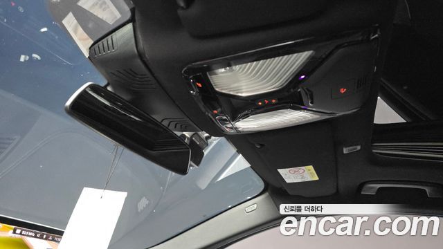 BMW 5-Series 2021 — photo 27
