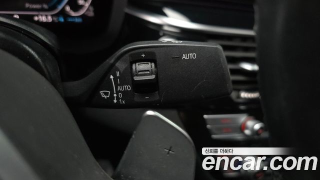 BMW 5-Series 2021 — photo 30