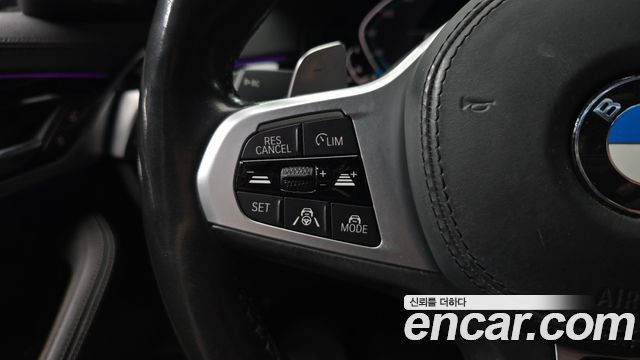 BMW 5-Series 2021 — photo 31