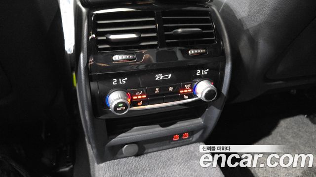 BMW 5-Series 2021 — photo 36