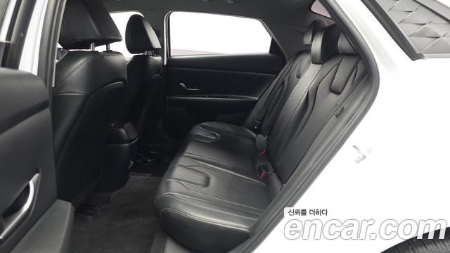 Hyundai AVANTE 2024 — photo 16