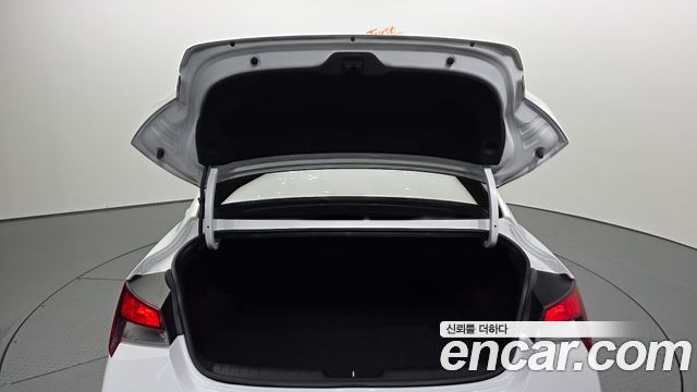 Hyundai AVANTE 2024 — photo 33