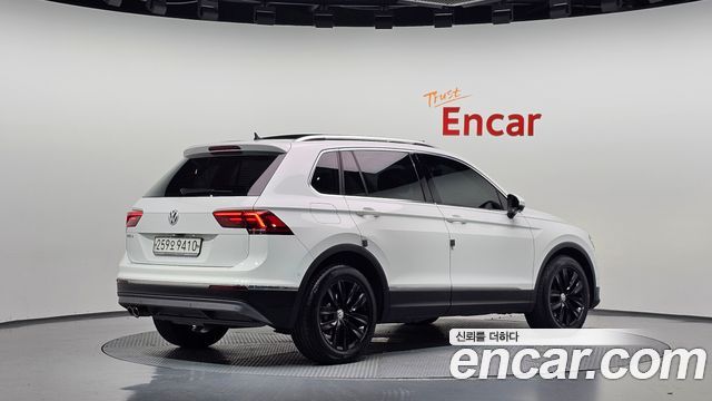 Volkswagen Tiguan 2020 — photo 2