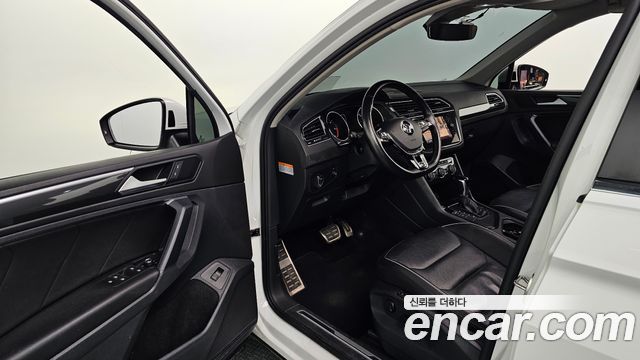 Volkswagen Tiguan 2020 — photo 13