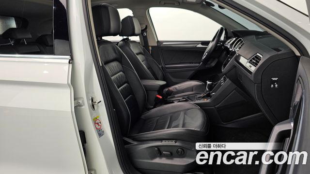 Volkswagen Tiguan 2020 — photo 17
