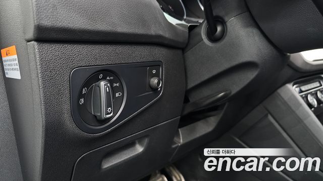 Volkswagen Tiguan 2020 — photo 27