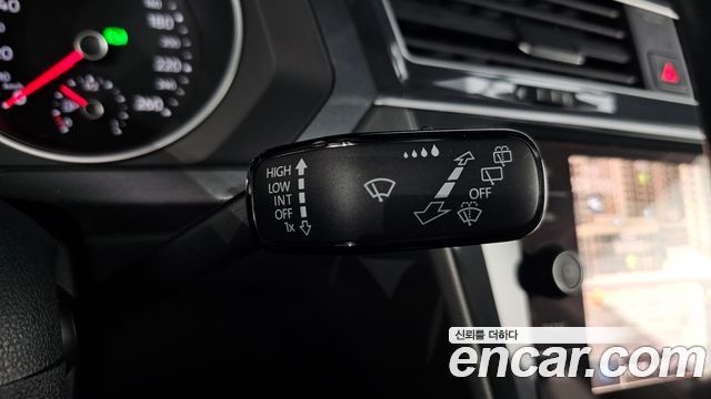 Volkswagen Tiguan 2020 — photo 33