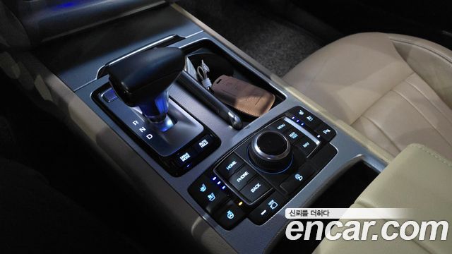 Genesis G80 2017 — photo 12