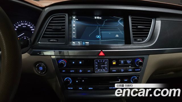 Genesis G80 2017 — photo 23