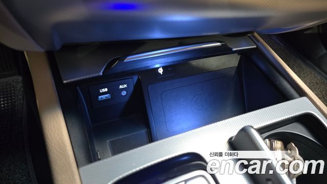 Genesis G80 2017 — photo 24