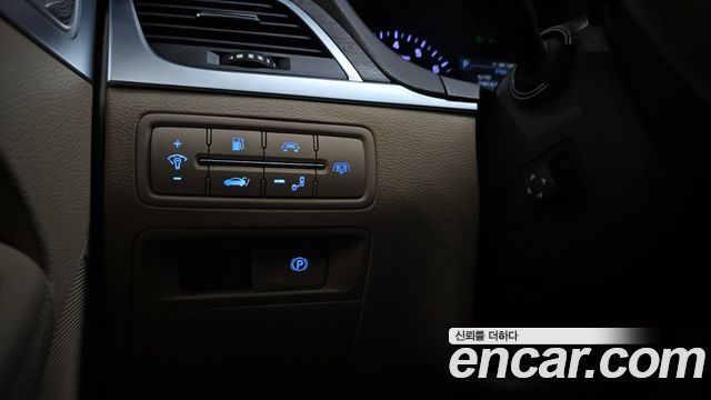 Genesis G80 2017 — photo 26