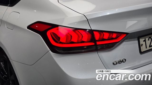 Genesis G80 2017 — photo 9