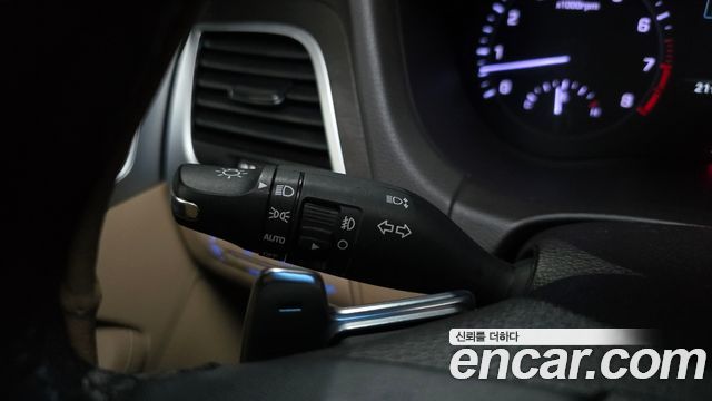 Genesis G80 2017 — photo 29