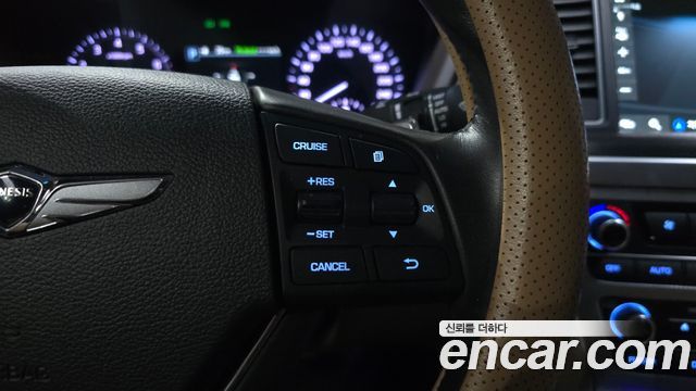 Genesis G80 2017 — photo 32