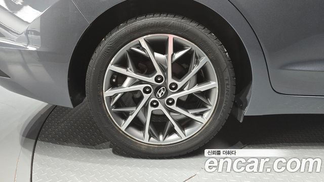 Hyundai AVANTE 2019 — photo 5