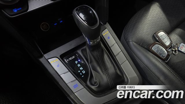 Hyundai AVANTE 2019 — photo 12