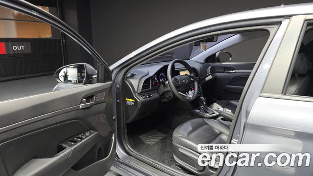 Hyundai AVANTE 2019 — photo 13