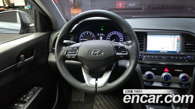 Hyundai AVANTE 2019 — photo 19