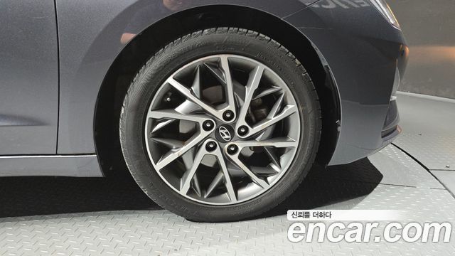 Hyundai AVANTE 2019 — photo 7