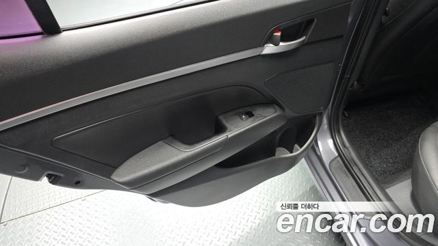 Hyundai AVANTE 2019 — photo 15