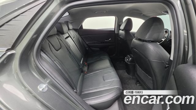 Hyundai AVANTE 2023 — photo 31