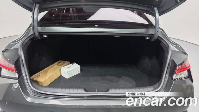 Hyundai AVANTE 2023 — photo 32