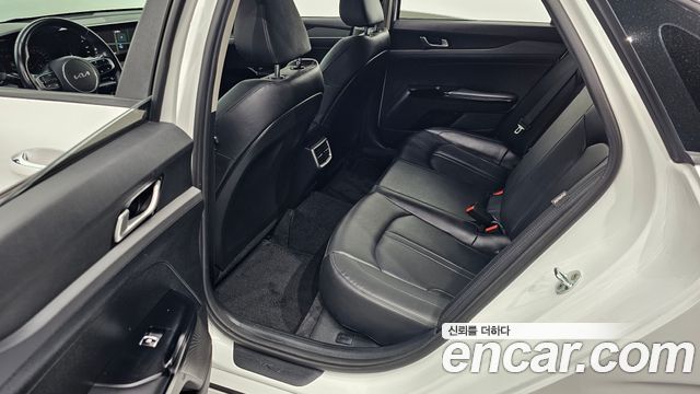 Kia K5 2022 — photo 17