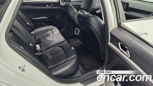 Kia K5 2022 — photo 18