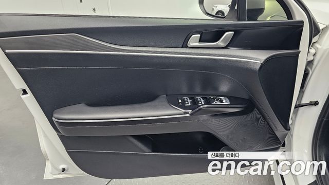 Kia K5 2022 — photo 14