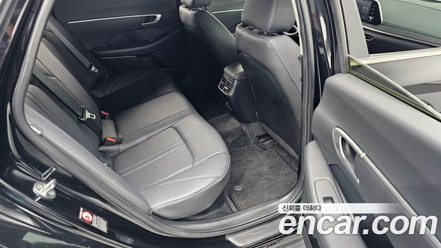 Hyundai Sonata 2022 — photo 17